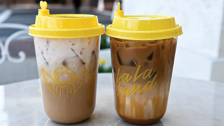 Apa yang Dikatakan Kedai Kopi LA Anda Tentang Anda