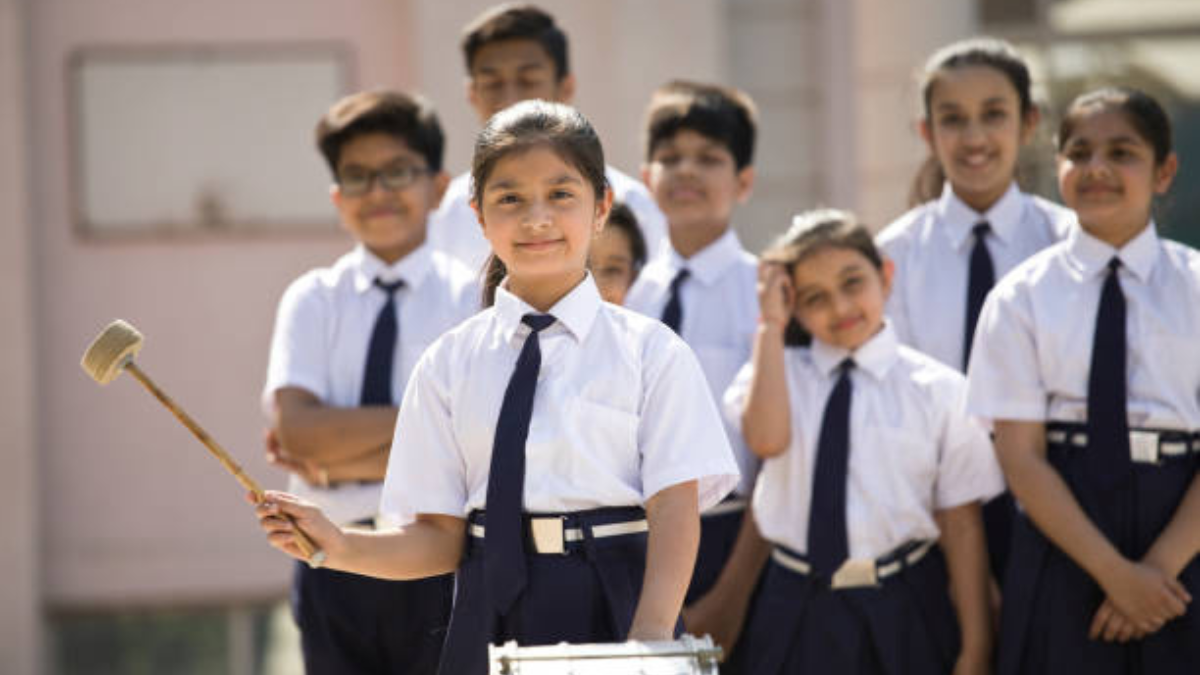 Berita utama rapat sekolah hari ini- 13 Oktober: Berita nasional, olahraga, dan dunia yang dipilih untuk Anda