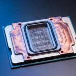 Chip AI semakin panas. Terobosan mikrofluida langsung menuju ke silikon untuk mendinginkan hingga tiga kali lebih baik.