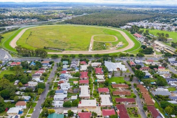 Pinggiran kota Brisbane yang mengejutkan menempati peringkat terbaik untuk belanja gaya hidup