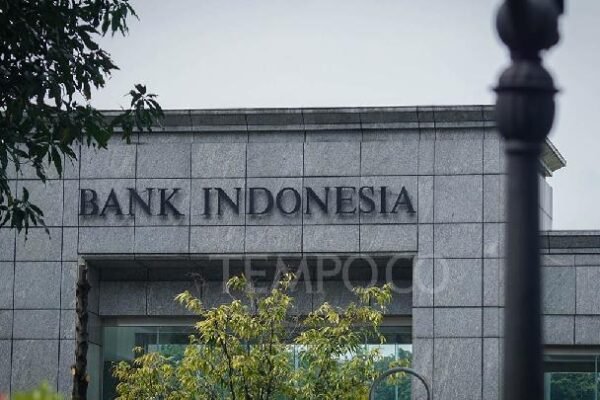 Bank Indonesia memperkirakan perlambatan ekonomi pada kuartal keempat meskipun sebagian besar sektor mengalami pertumbuhan.
