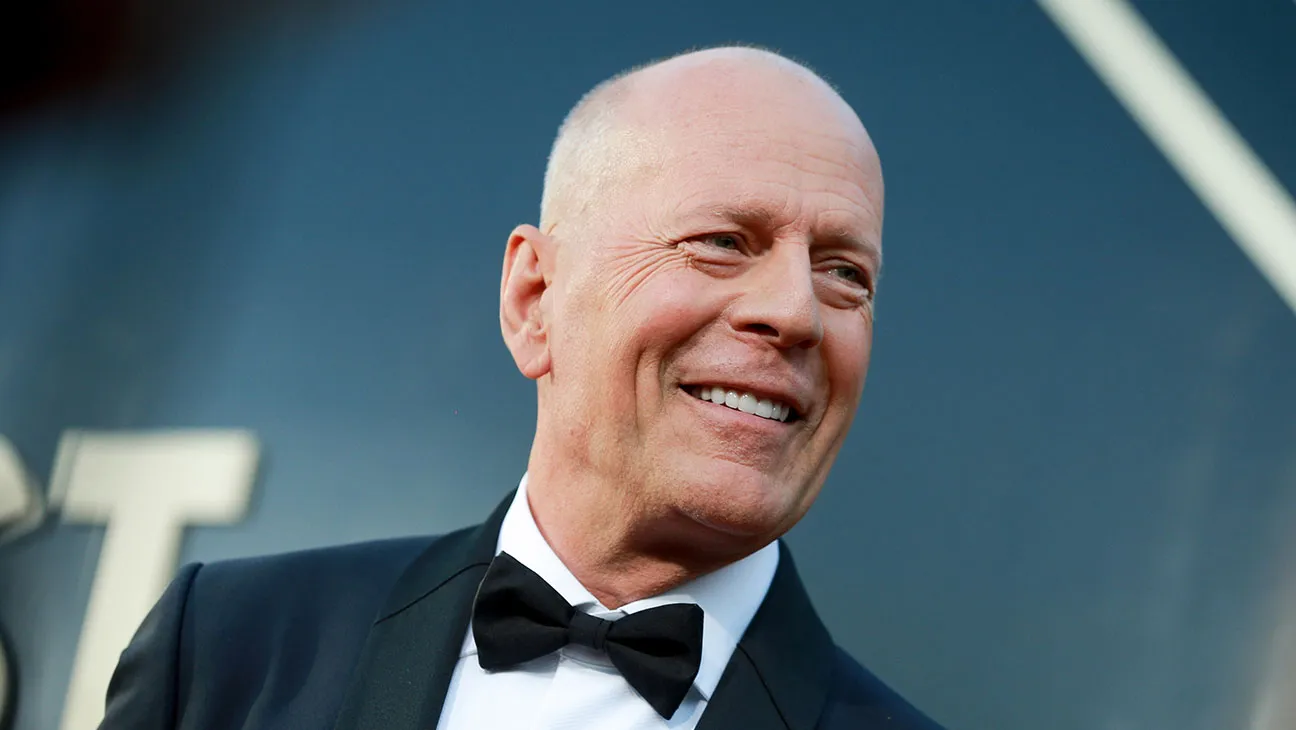Bruce Willis tidak menyadari bahwa ia menderita demensia, namun masih mengenali keluarganya, ungkap istrinya.