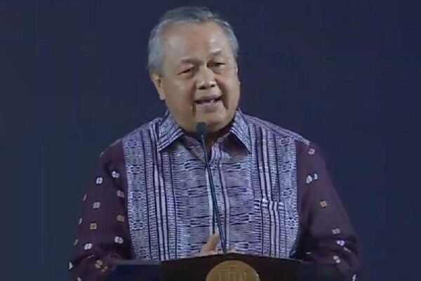 Gubernur Bank Indonesia memprediksi bahwa nilai tukar rupiah akan terus menguat.