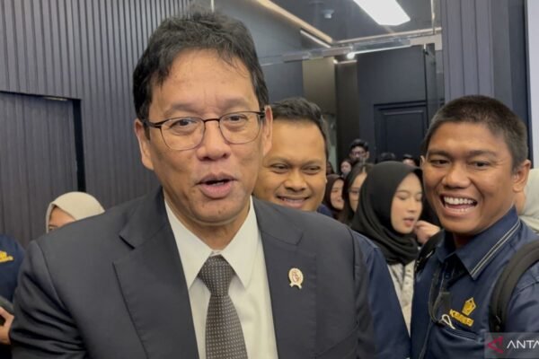 Indonesia berencana menerapkan lapisan pajak cukai rokok baru untuk mengatasi peredaran tembakau ilegal.