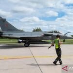 Indonesia memasukkan tiga pesawat tempur Rafale buatan Prancis pertama ke dalam Angkatan Udara.
