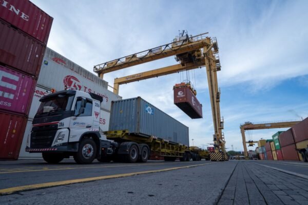 Indonesia menargetkan reset ekonomi global untuk memperkuat neraca perdagangan.