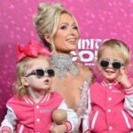 Paris Hilton Mengatakan Dua Anaknya 'Memberiku Energi,' Bahkan di Tengah Gaya Hidupnya yang 'Tanpa Henti' (Eksklusif)