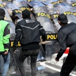 Prabowo dari Indonesia membatalkan kunjungannya ke China akibat protes, TikTok menghentikan siaran langsung.