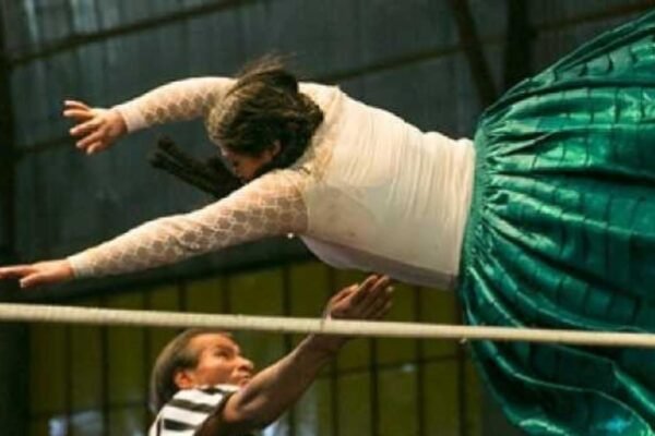 Di dalam dunia unik para pegulat wanita Bolivia