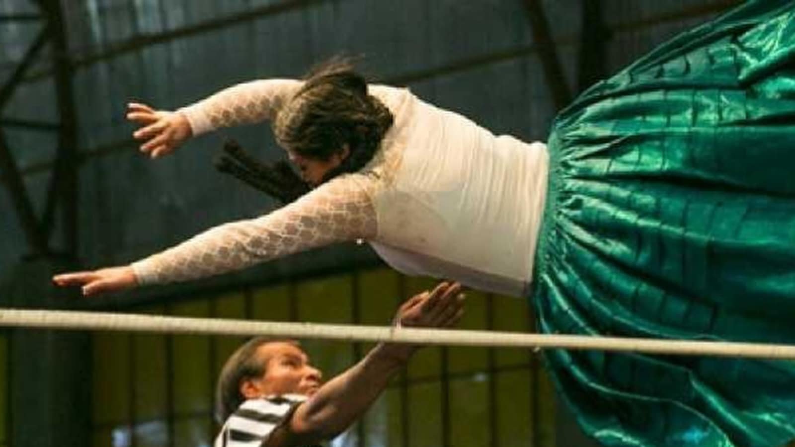 Di dalam dunia unik para pegulat wanita Bolivia