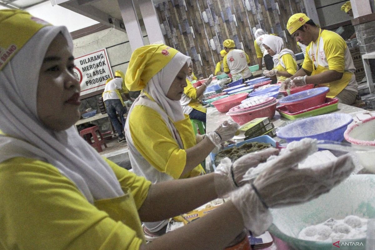 Indonesia memperkuat UMKM sebagai tulang punggung perekonomian nasional.