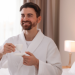 Saya berusia 44 tahun, dan hal yang tak pernah diberitahukan kepada saya tentang usia ini adalah bahwa ini adalah usia pertama di mana Anda bisa melihat dengan jelas ke dua arah — cukup jauh ke belakang untuk menyadari apa yang telah Anda korbankan, dan cukup jauh ke depan untuk...