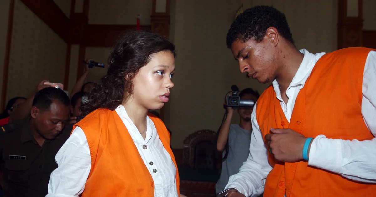 Warga Amerika yang menjalani hukuman penjara selama 11 tahun atas kasus "pembunuhan koper" yang terkenal di Bali telah dibebaskan dan dideportasi oleh pihak Indonesia