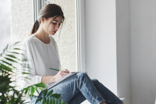 Menurut psikologi, orang-orang yang hidupnya benar-benar berubah bukanlah mereka yang merombak segalanya pada bulan Januari atau mengejar sistem baru, melainkan mereka yang diam-diam berhenti melakukan satu hal tertentu yang...